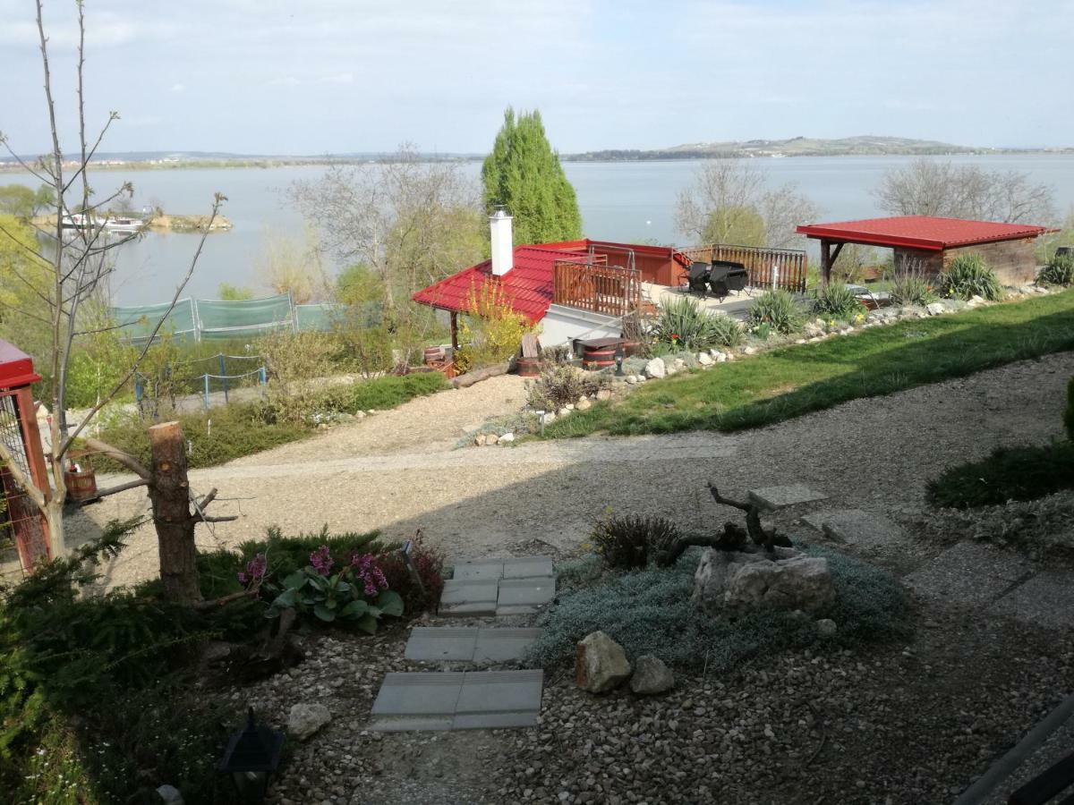 Penzion Nad Jezerem Pavlov Exterior photo