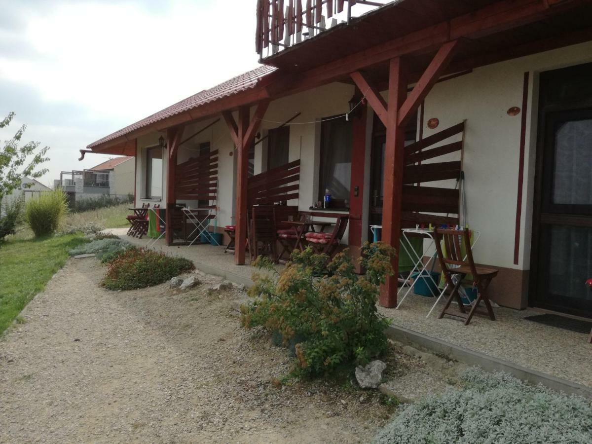 Penzion Nad Jezerem Pavlov Exterior photo
