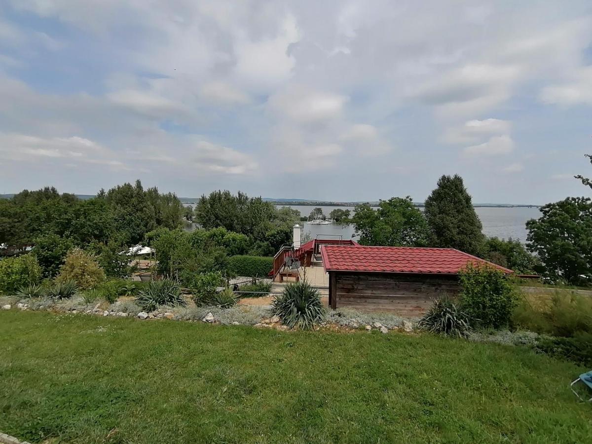 Penzion Nad Jezerem Pavlov Exterior photo