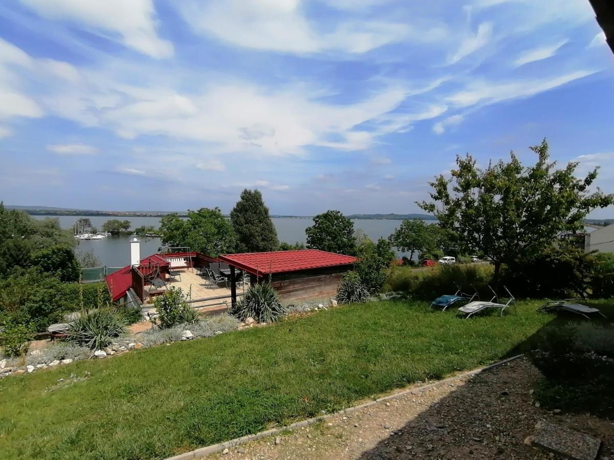 Penzion Nad Jezerem Pavlov Exterior photo